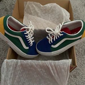old skool vans (Vans Yacht Club)